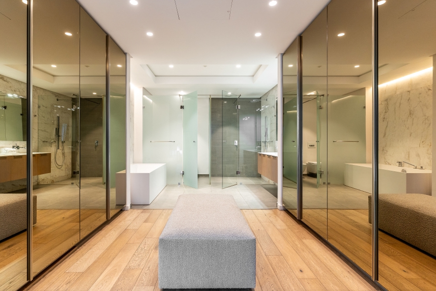 5 Bedroom Property for Sale in Clifton Western Cape